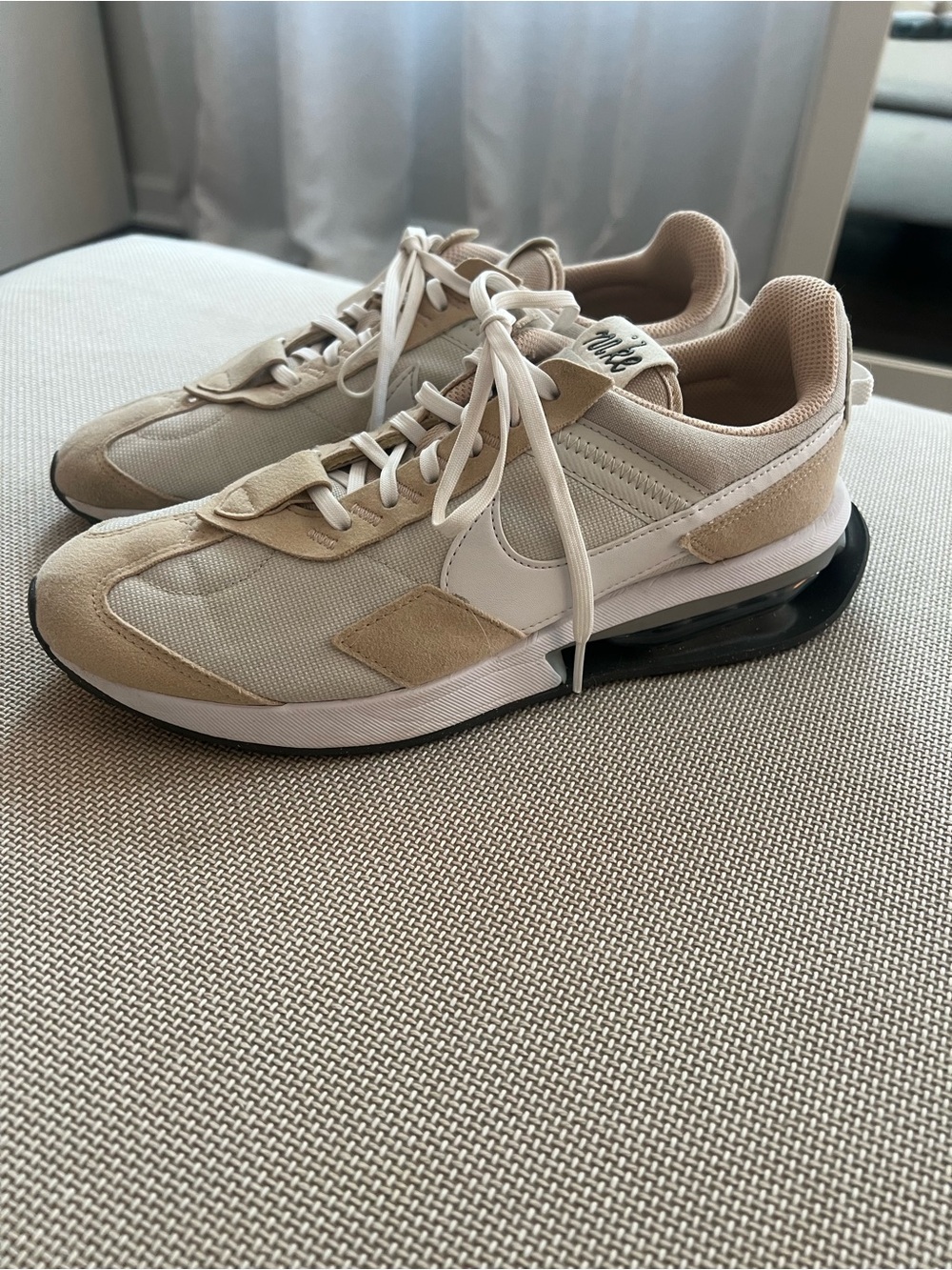 Nike Women's Cream & White Low-Top Sneakers